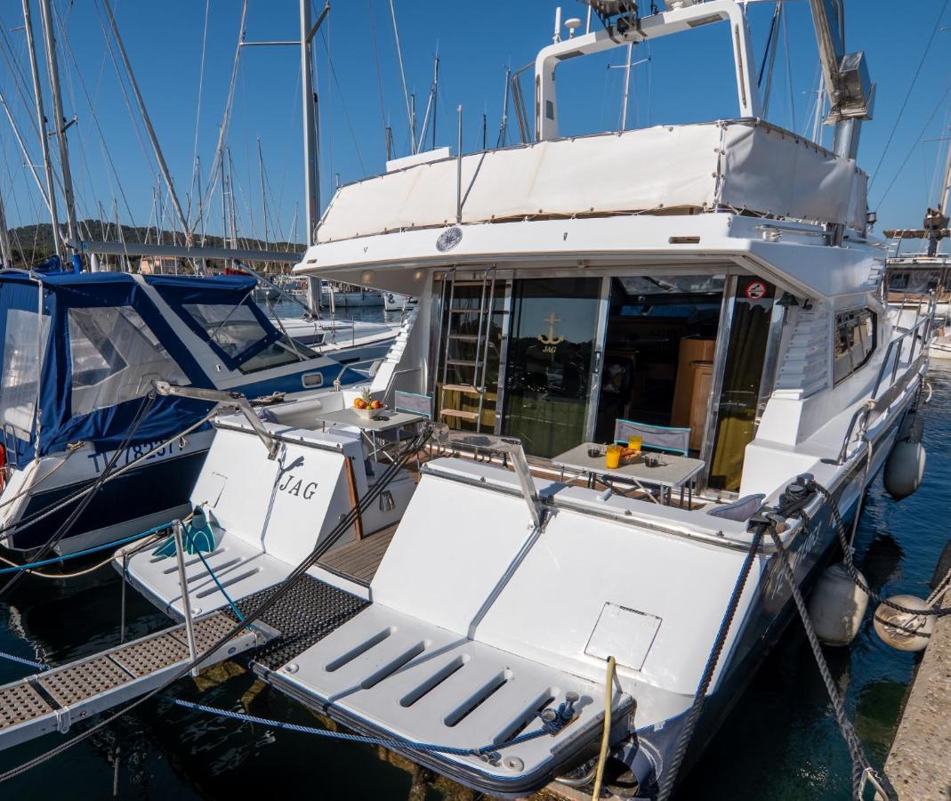 Hebergements Bateaux A Quai Porquerolles Zewnętrze zdjęcie