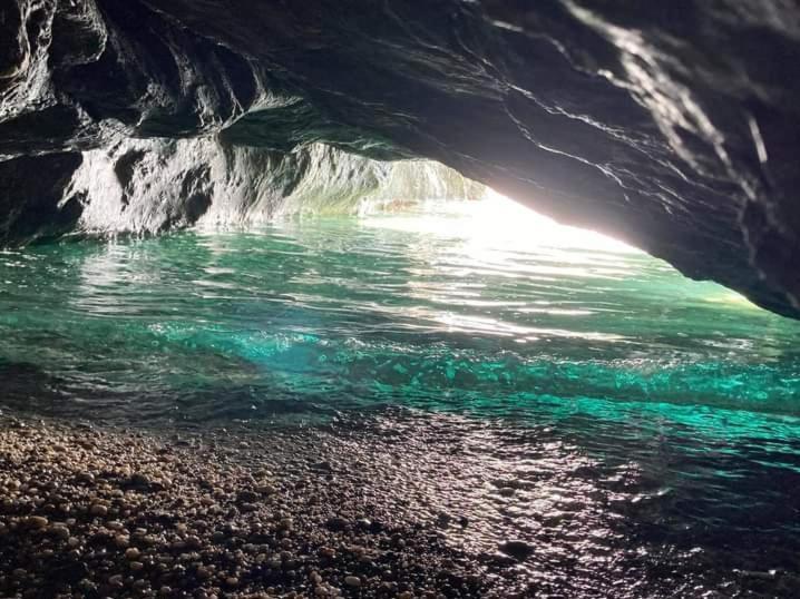 Hebergements Bateaux A Quai Porquerolles Zewnętrze zdjęcie