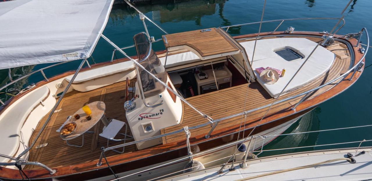 Hebergements Bateaux A Quai Porquerolles Zewnętrze zdjęcie
